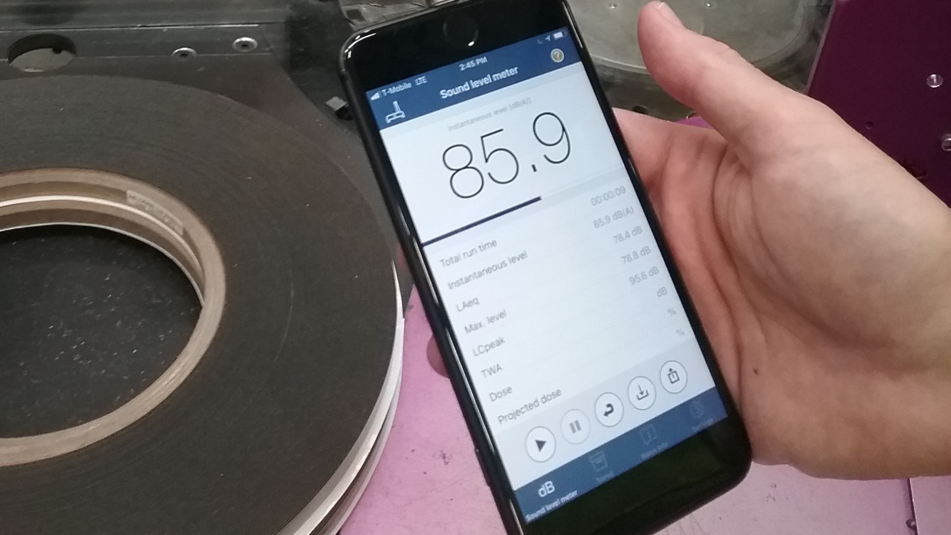 Making a noise measurement using the NIOSH SLM app
