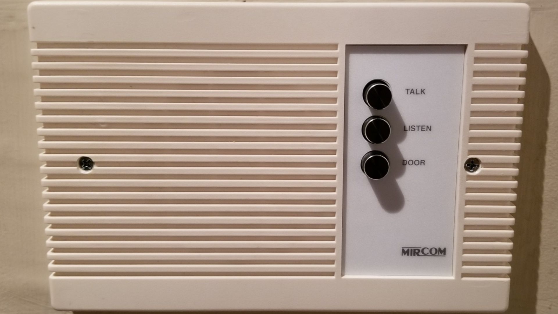A Mircom IS-401B intercom.