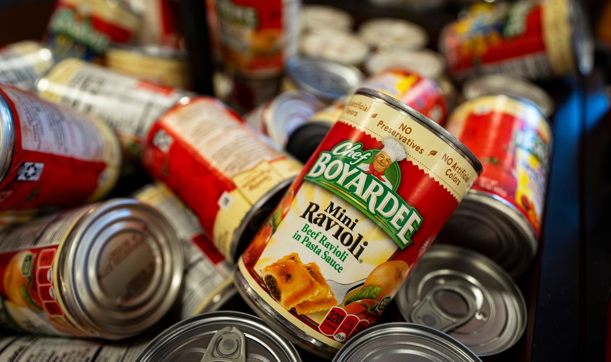 Gettyimages - 2262581319, Chef Boyardee mini ravioli for sale at a grocery store