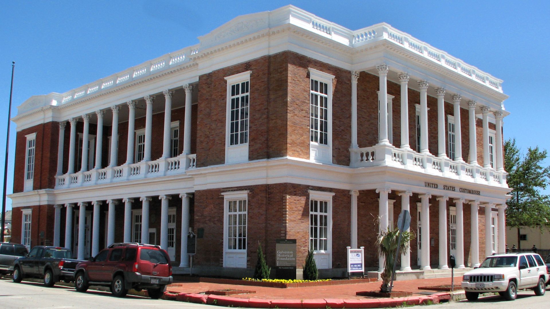 Photo of the 1861 Customs building and Court House in Galveston, Texas