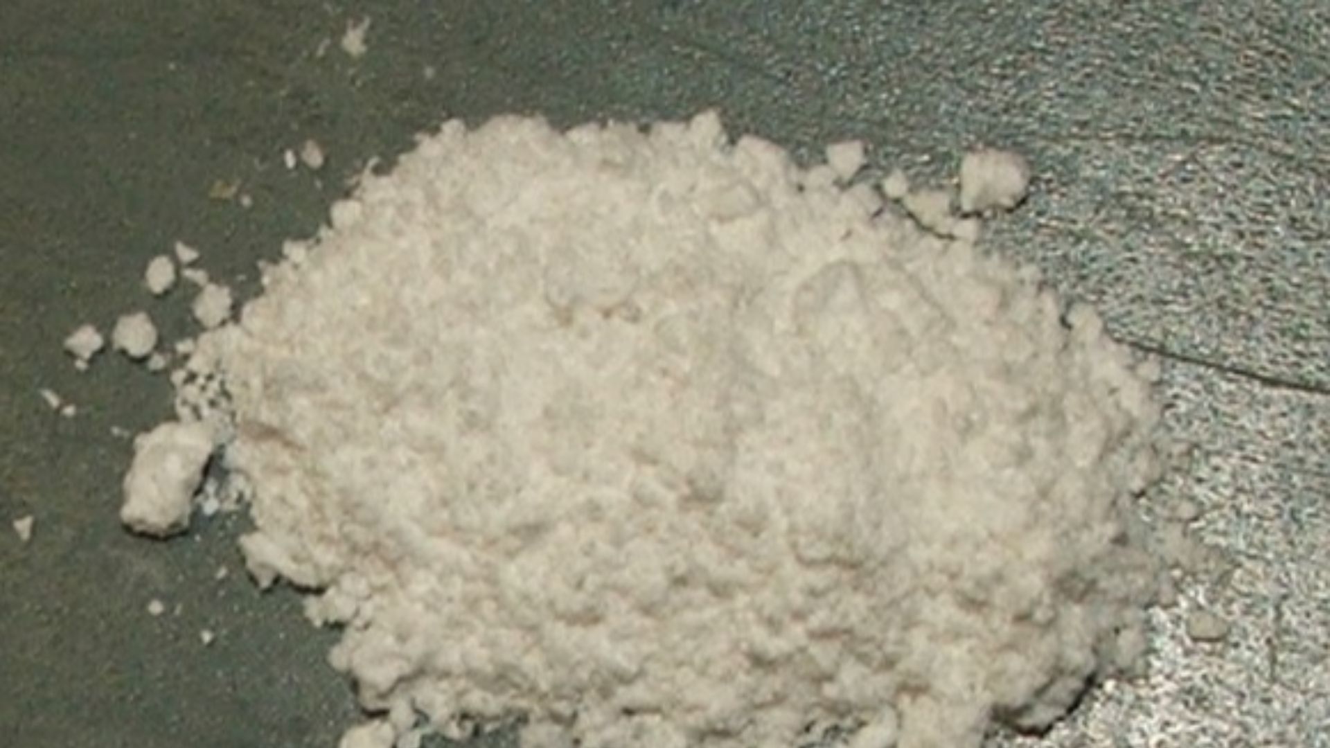 File:Sodium silicate.JPG