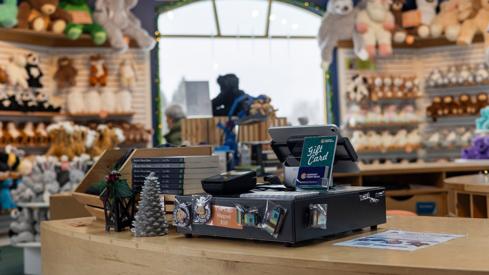 File:Retail checkout area at the Vermont Teddy Bear Company store.jpg