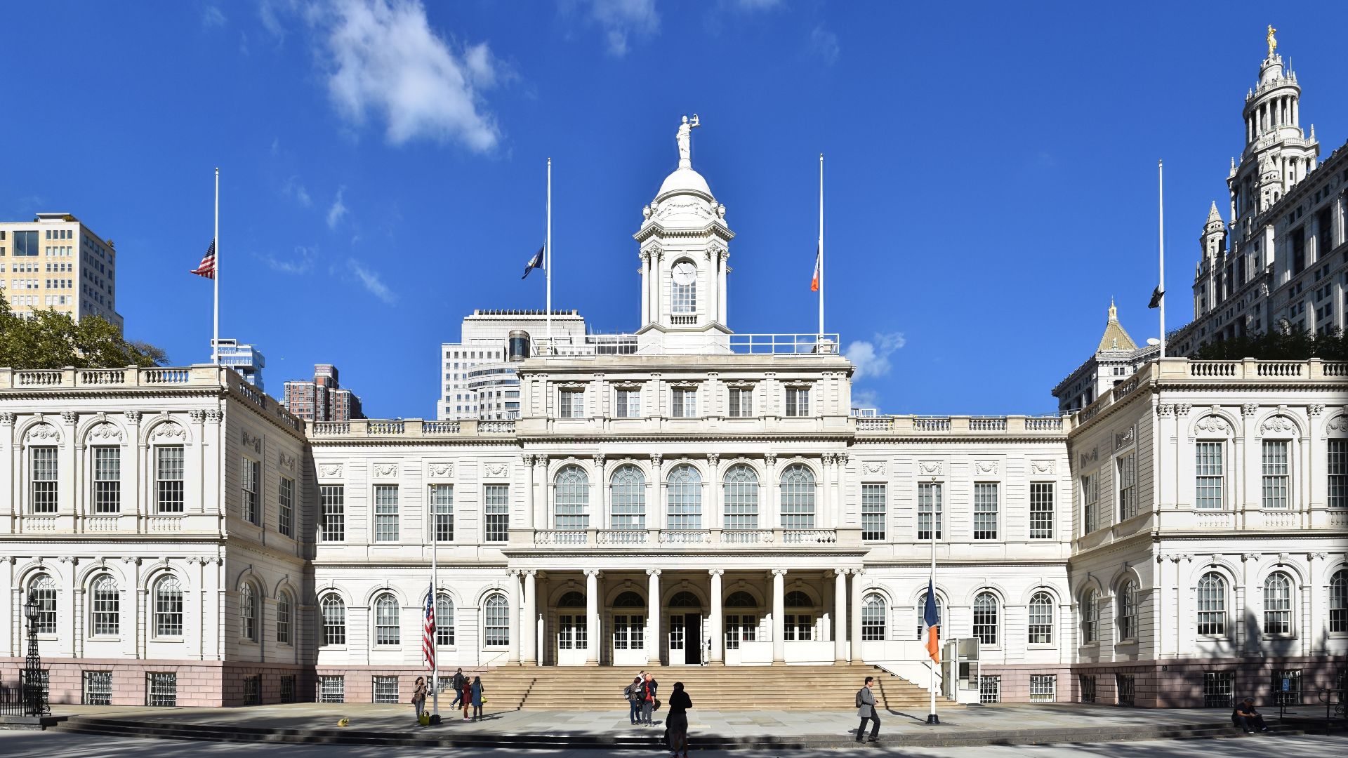 File:New York City Hall exterior, October 2016.jpg
