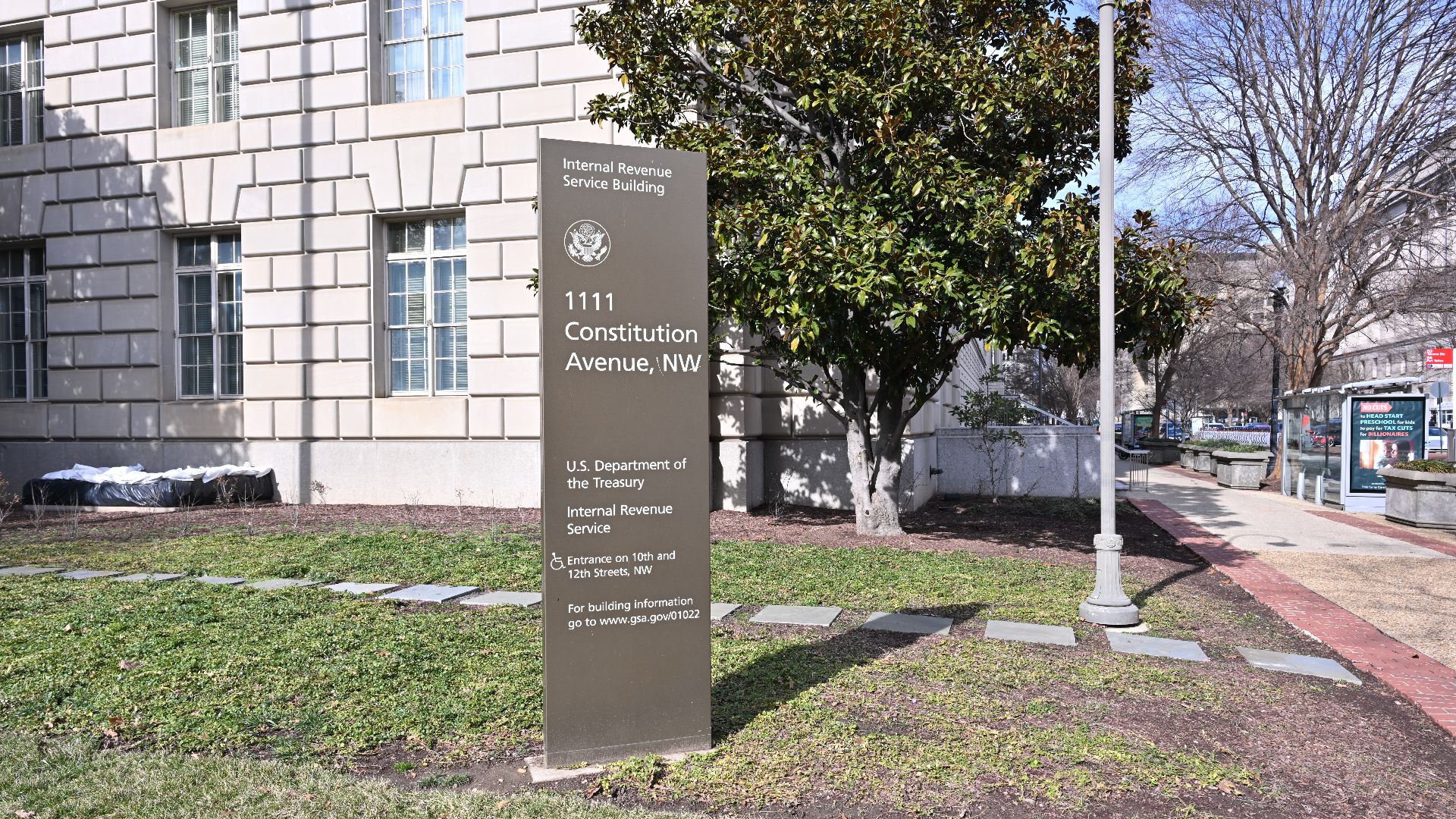 File:Sign for the Internal Revenue Service building Washington DC 2025-02-07 13-21-52 1.jpg