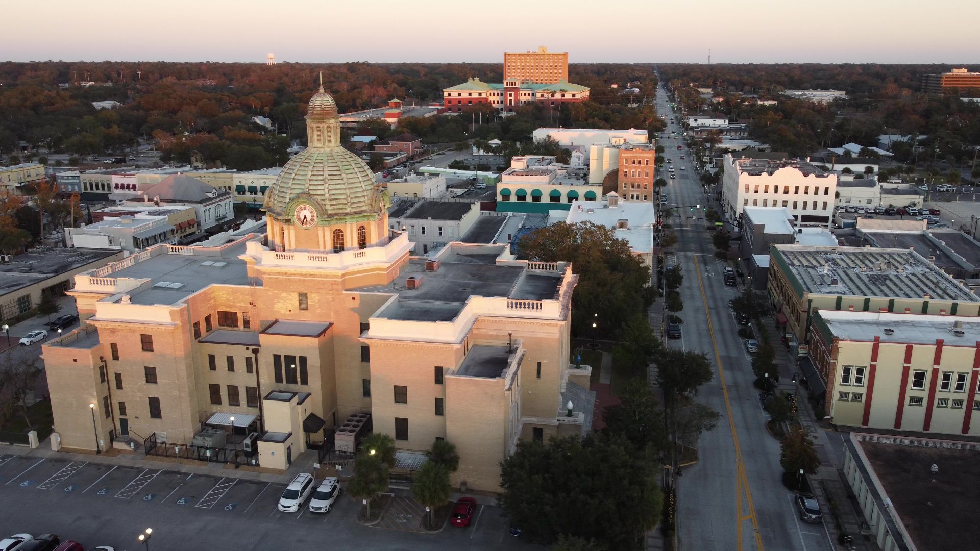 File:Downtown DeLand looking east.png