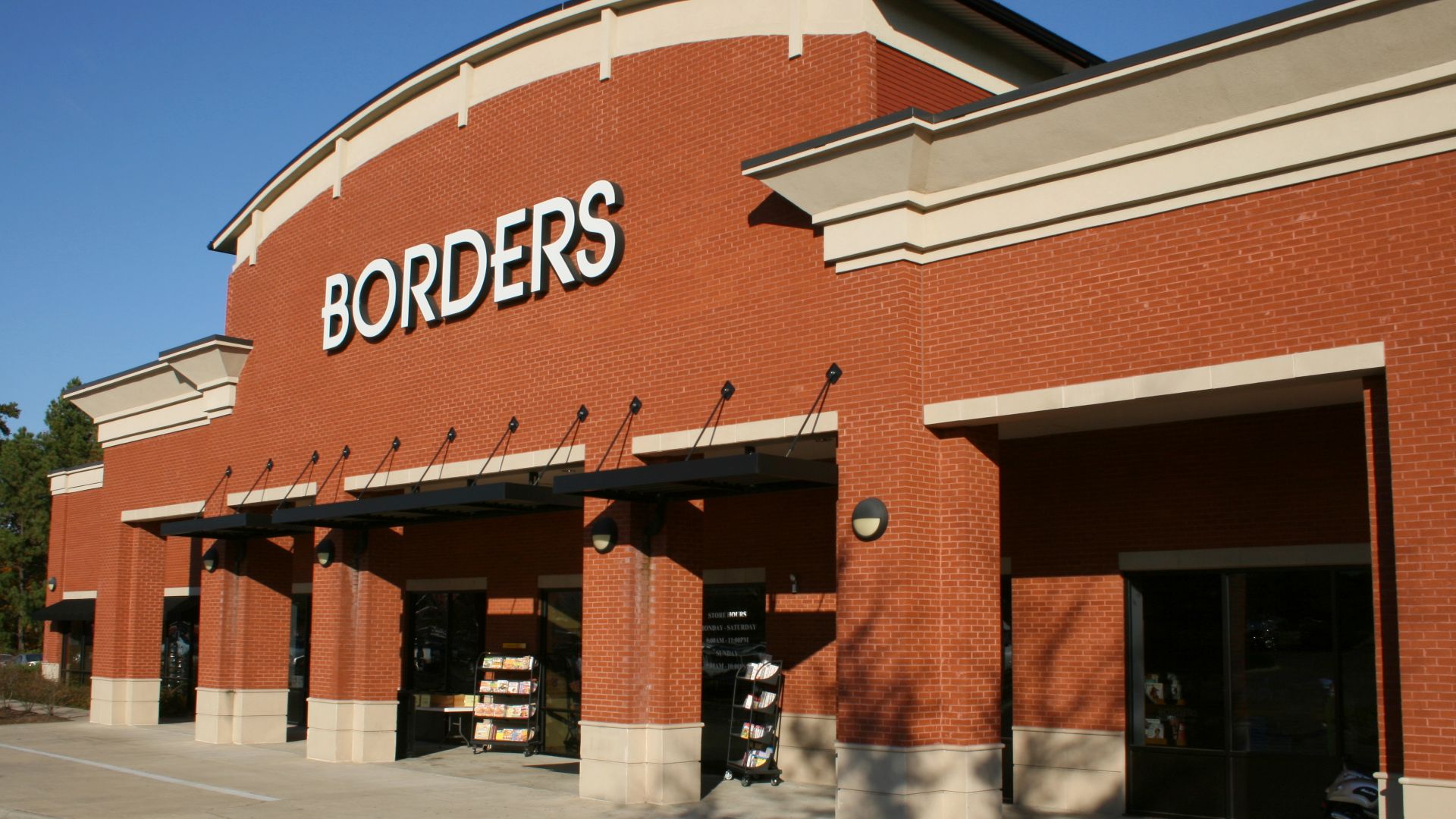 File:2008-11-10 Borders in Chapel Hill.jpg