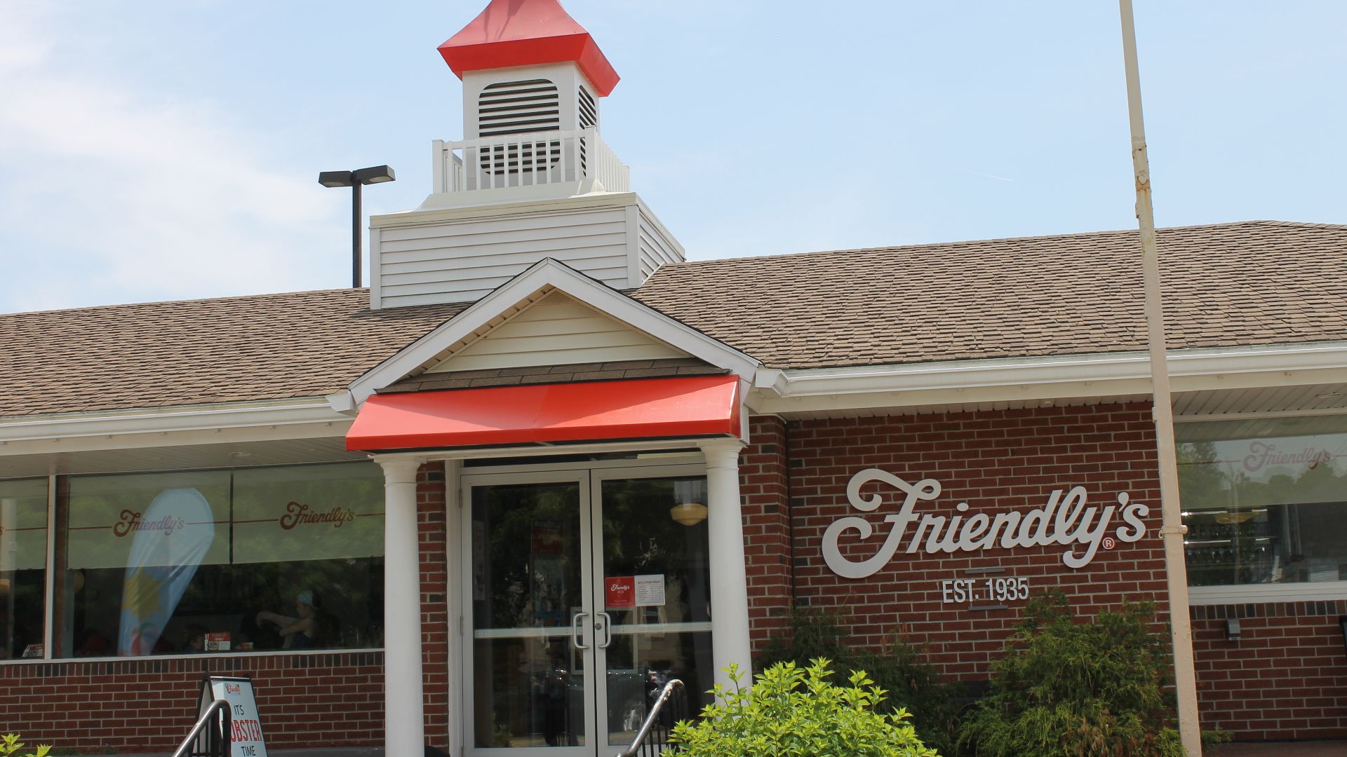 File:Friendly's Restaurant, Augusta, ME IMG 2040.JPG