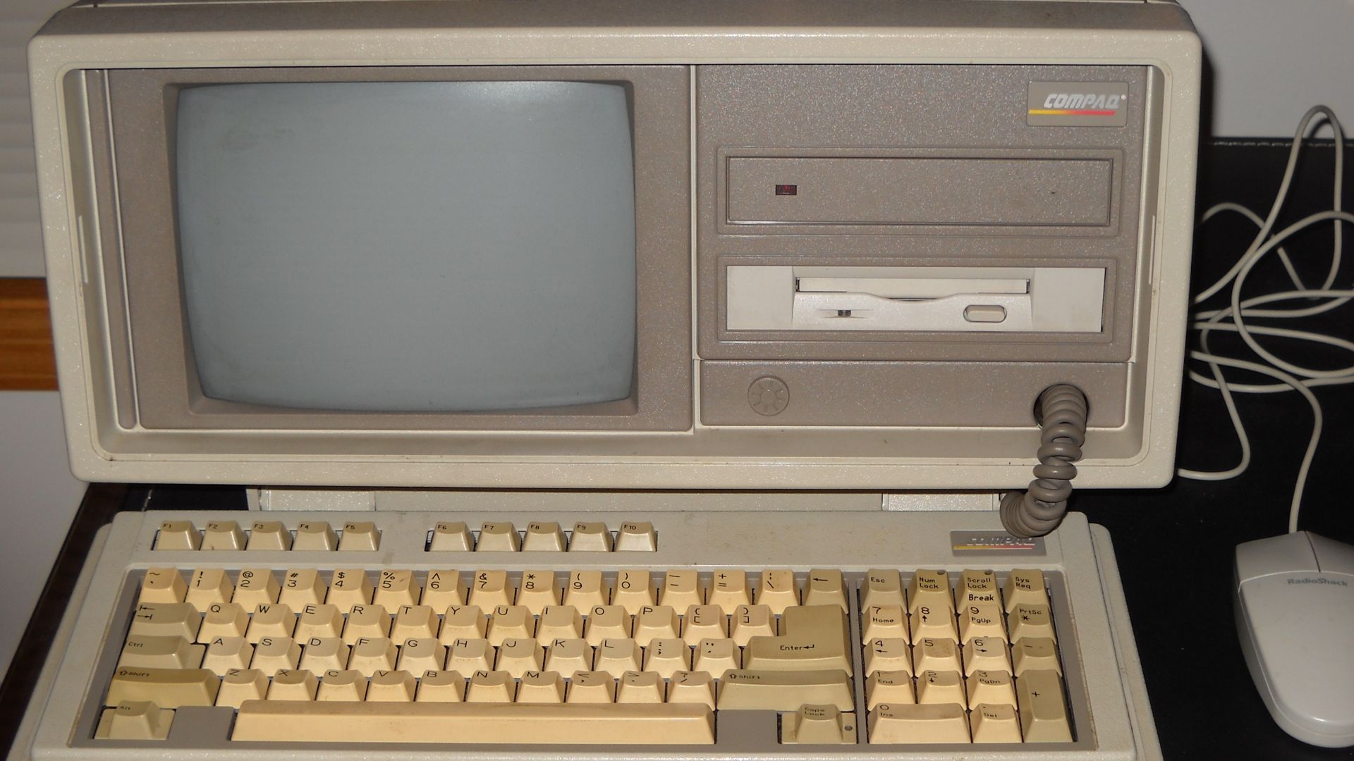 File:CompaqPortableII.jpg