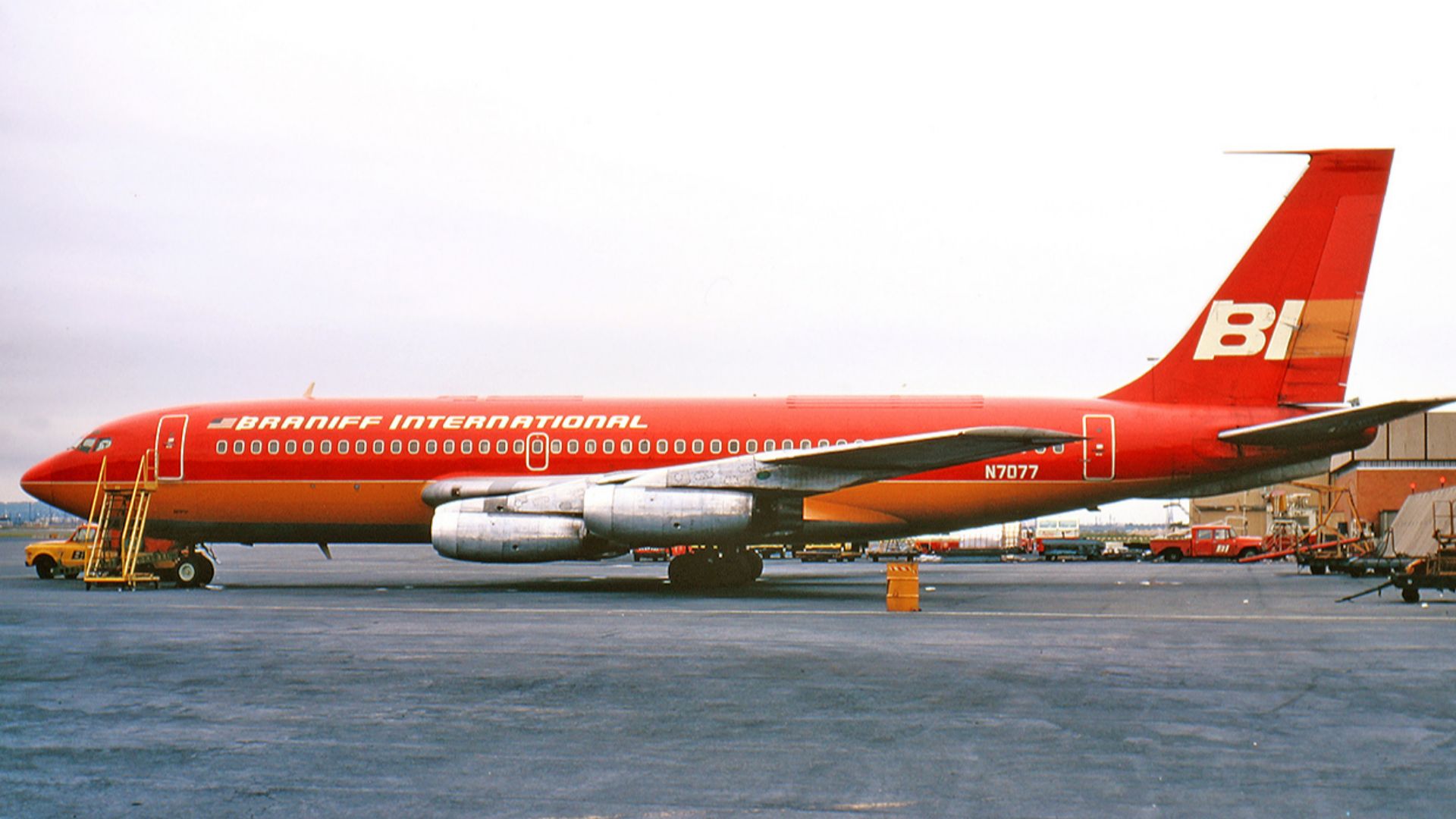 File:Braniff International Airways Boeing 720-027 N7077.jpg