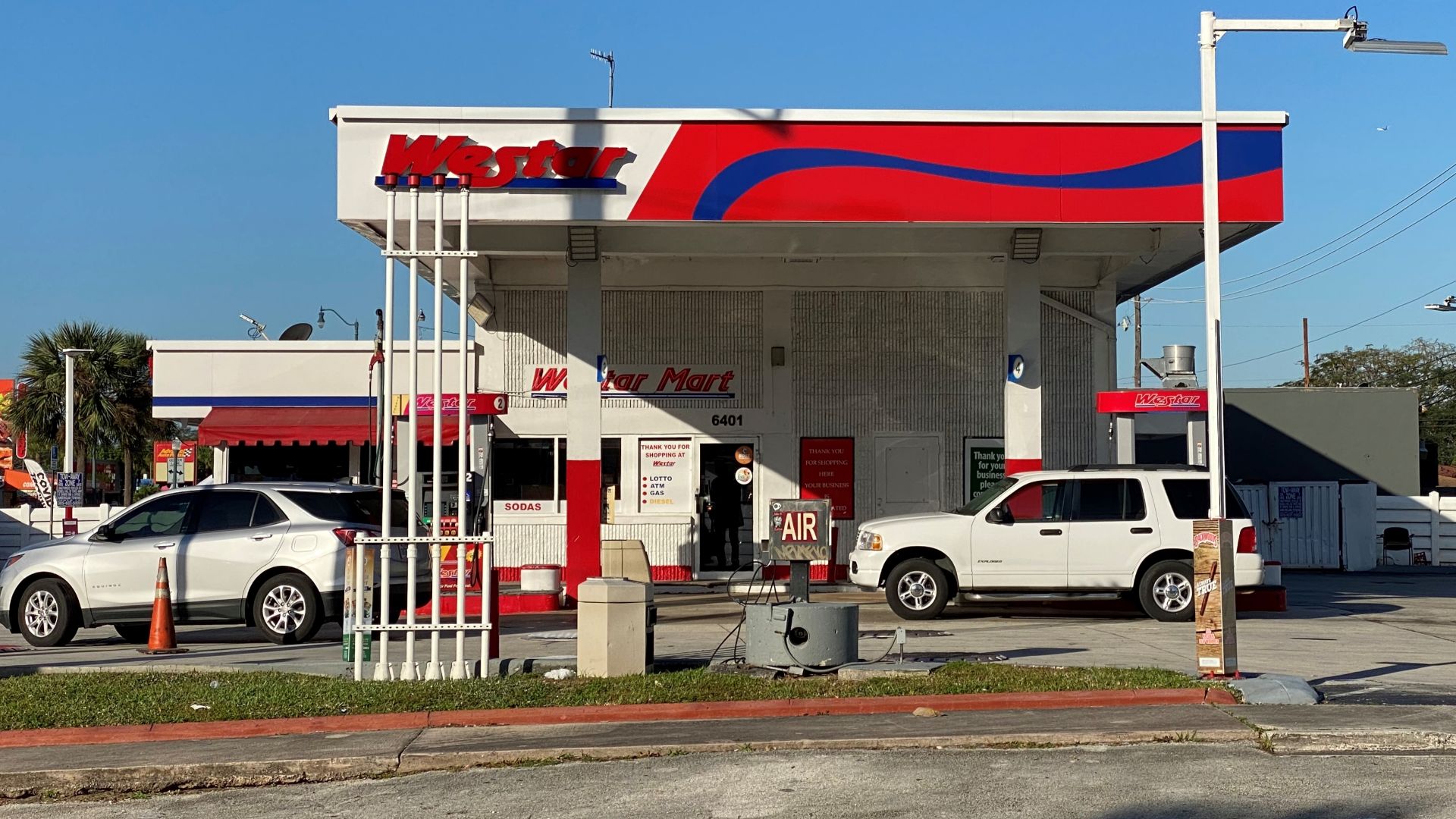 Westar Gas Station, Alameda, Miami FL, 14 January 2022