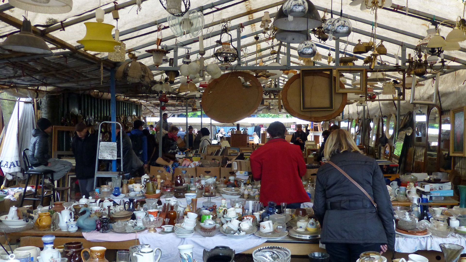 File:Berlin-Mauerpark-Flohmarkt (3).jpg