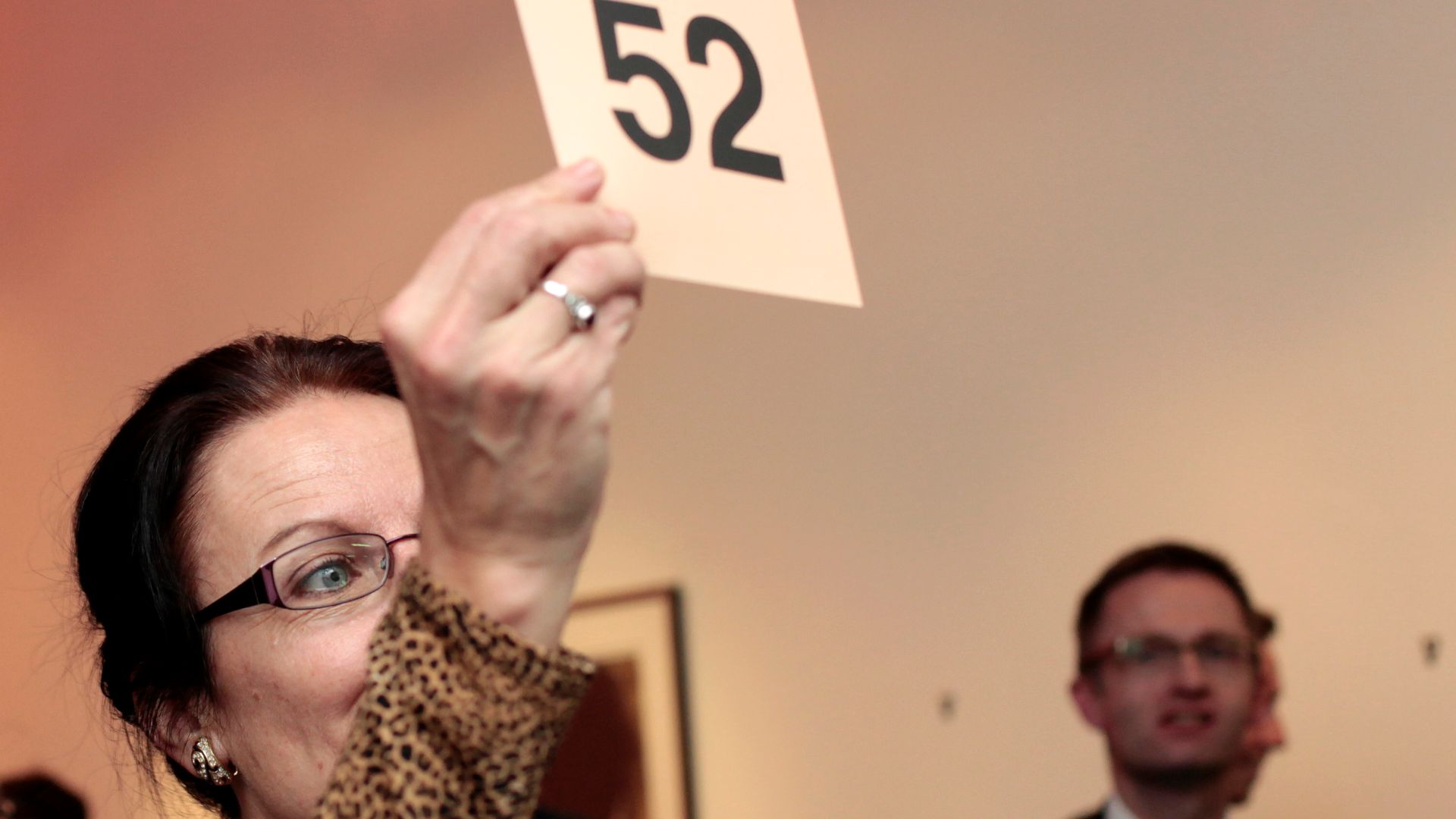 File:Bidding (6440874215).jpg