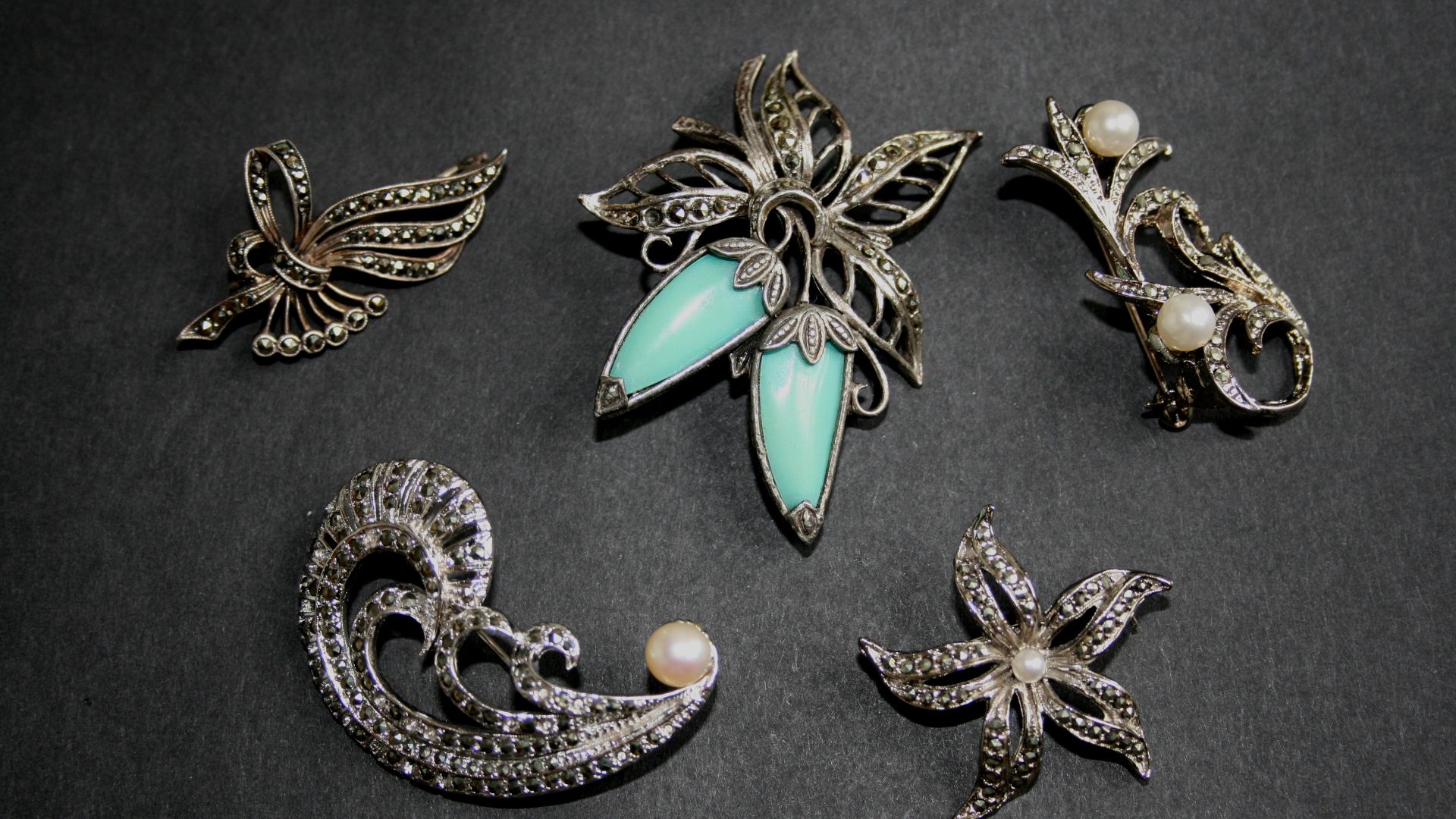 File:Marcasite brooch set.jpg
