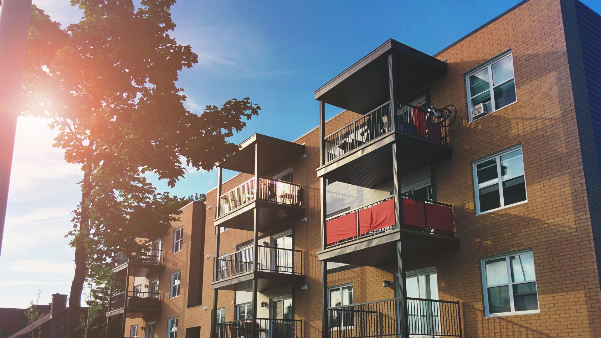 brown 4-layer bricked building