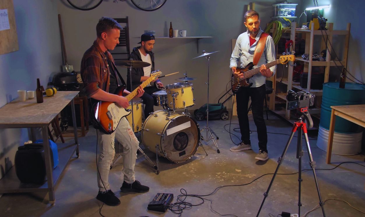 Garage music band