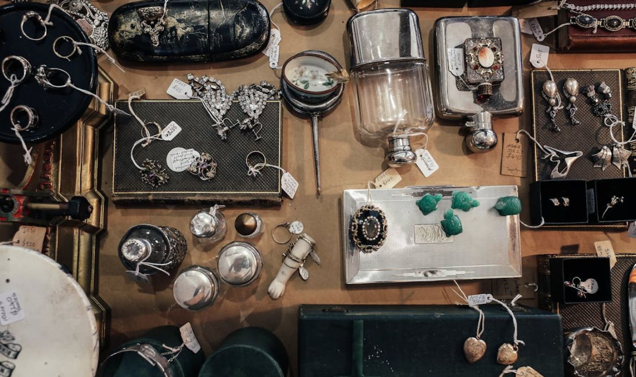 Choice of Retro Decor Items and Jewelry