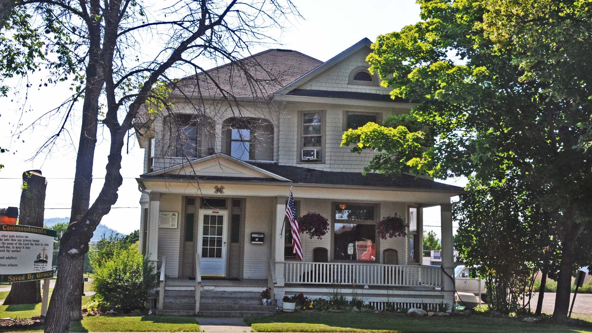  ; CARPENTER ELMER BADER CAME TO KALISPELL FROM WISCONSIN IN 1891 TO PRACTICE HIS TRADE. BY 1903, BADER HAD MOVED HIS BUSINESS AND WAS BUILDING THIS QUEEN ANNE STYLE RESIDENCE. HE BUILT MANY PROPERTIES IN KALISPELL AND RENTED SOME OUT.  JACQUETTE WAS A FARMER WHO BOUGHT THIS HOUSE WHEN BADER MOVED TO EUREKA