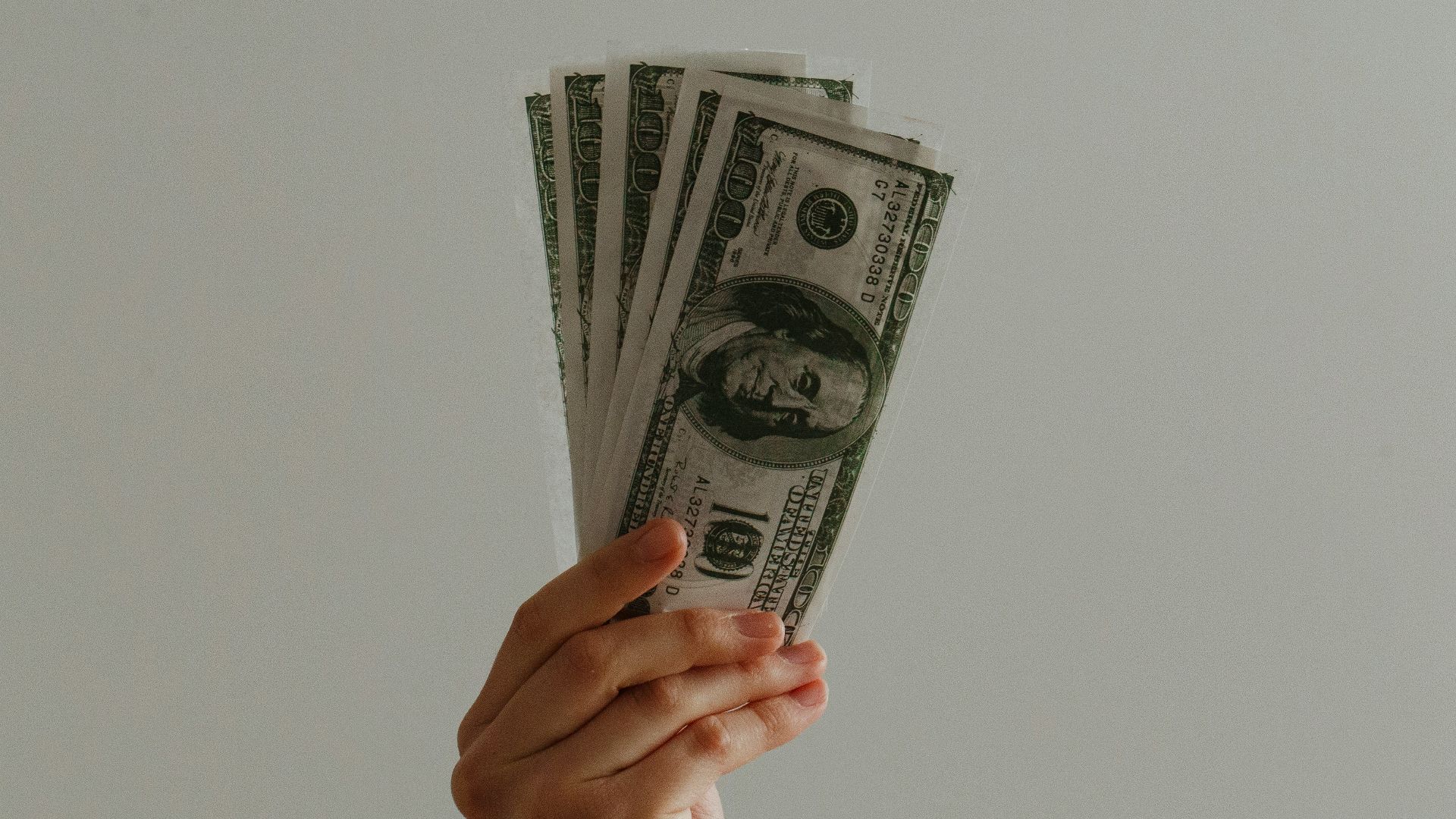 100 US dollar banknote