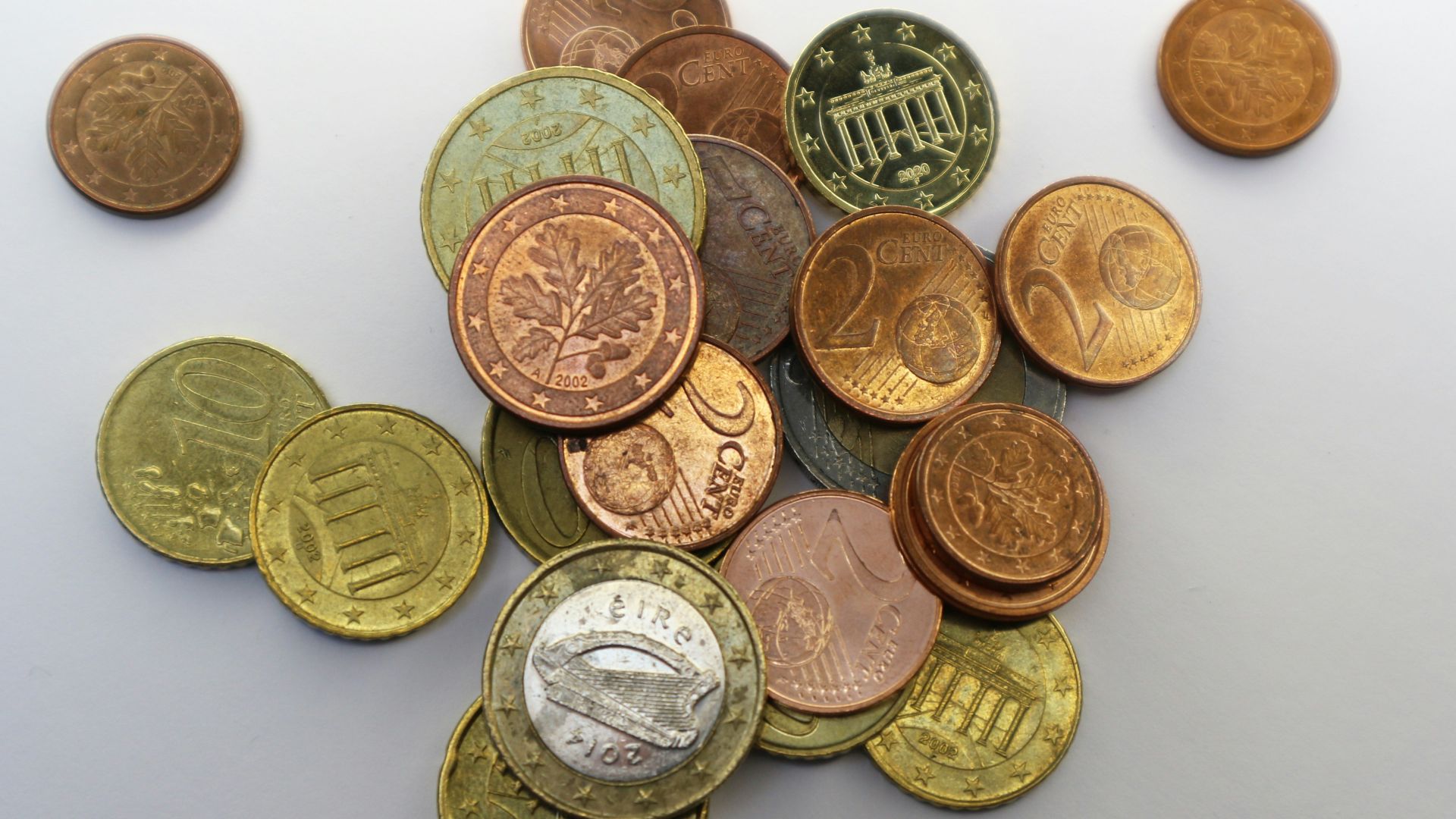 silver and gold round coins