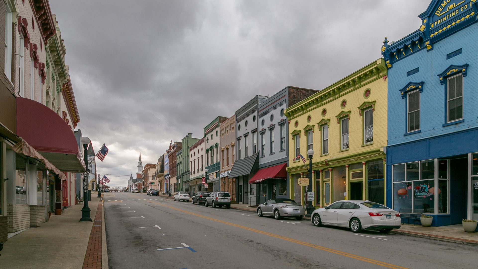 View of Harrodsburg's Main Street, looking south.