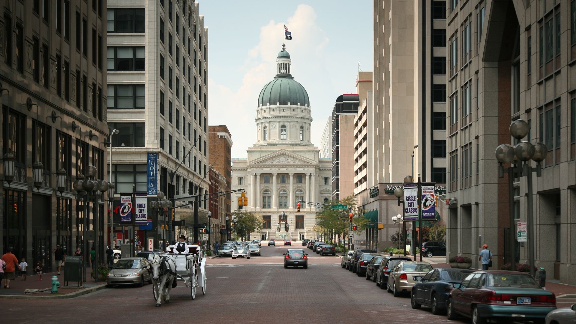 Indiana State Capitol at the end of Market St, Indianapolis