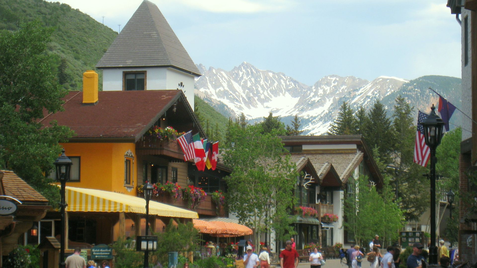 Street view - Vail, Colorado, USA.