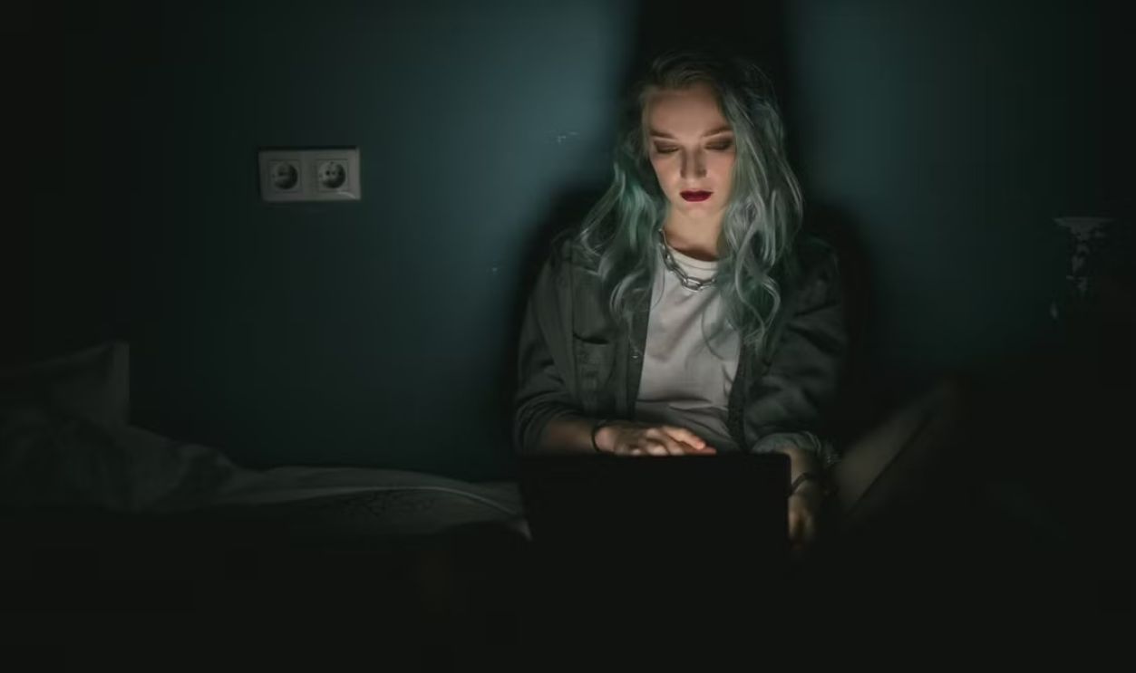 v