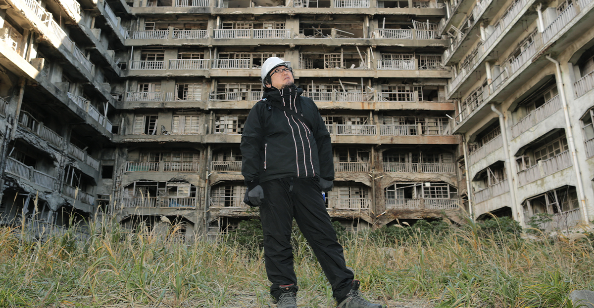Director Shinji Higuchi On Film Set Of 