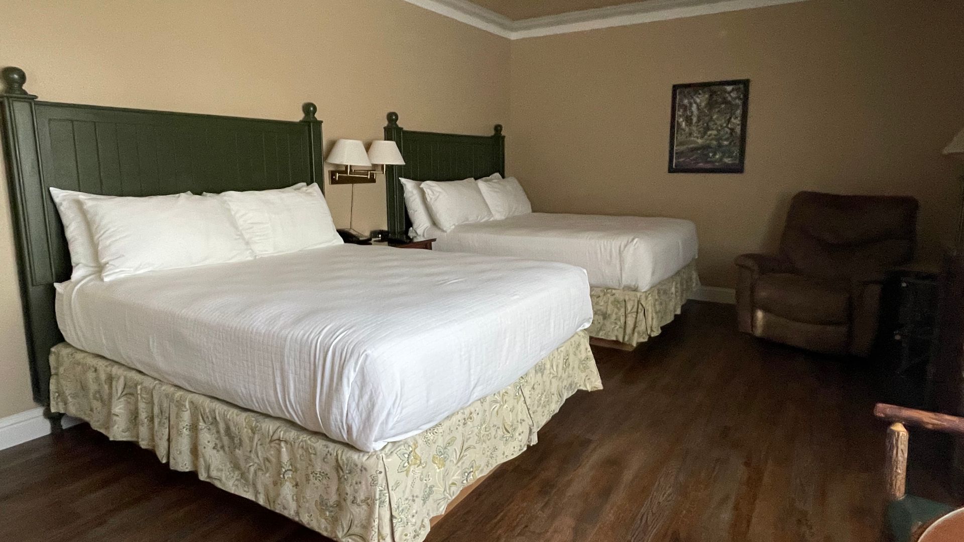 Hotel room at Harris Ranch Inn