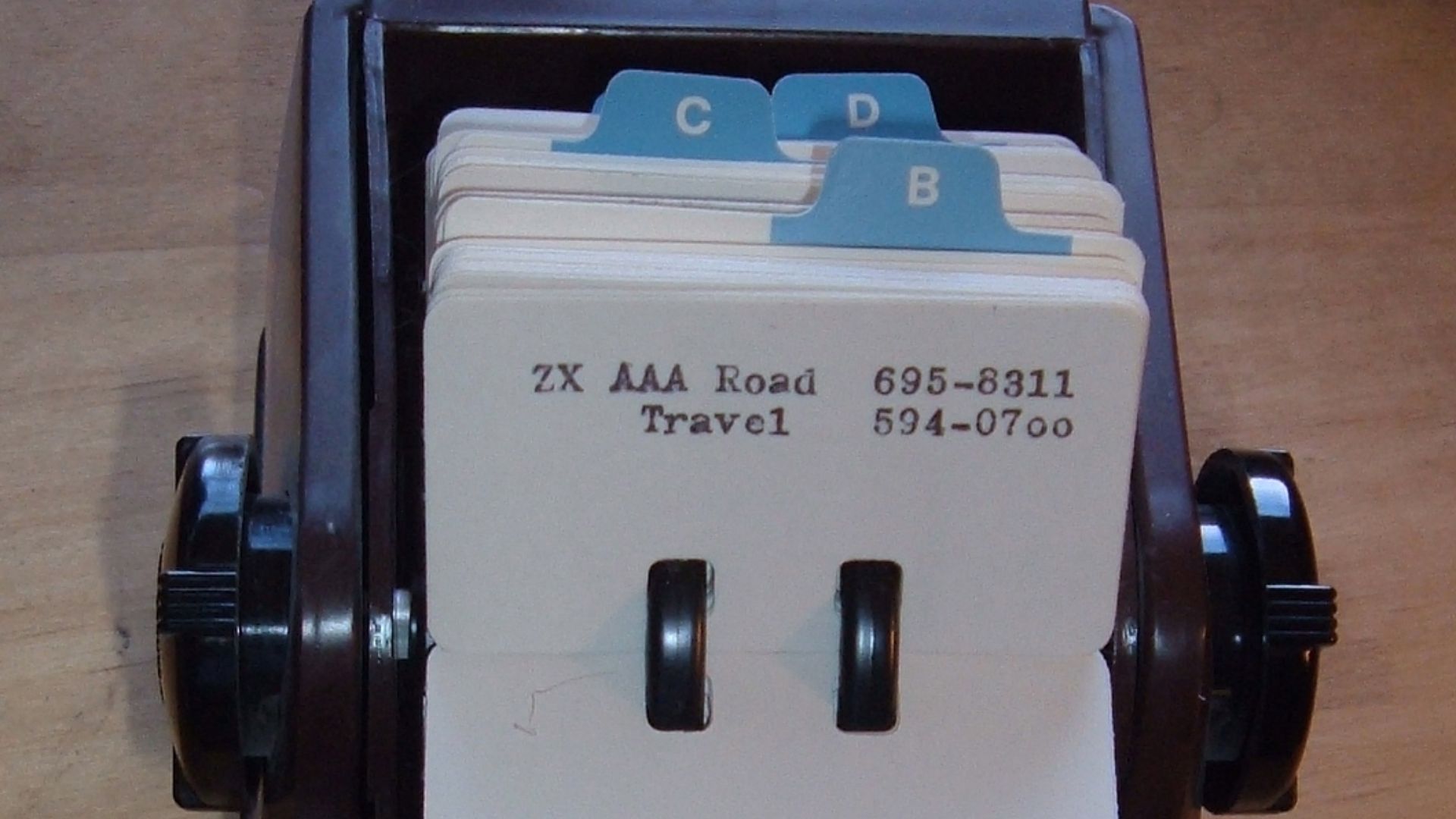 w:Rolodex card file. I took this picture of an object that was used by my father, Max Reinhold, in the 1970s. --agr 19:09, 30 December 2005 (UTC)