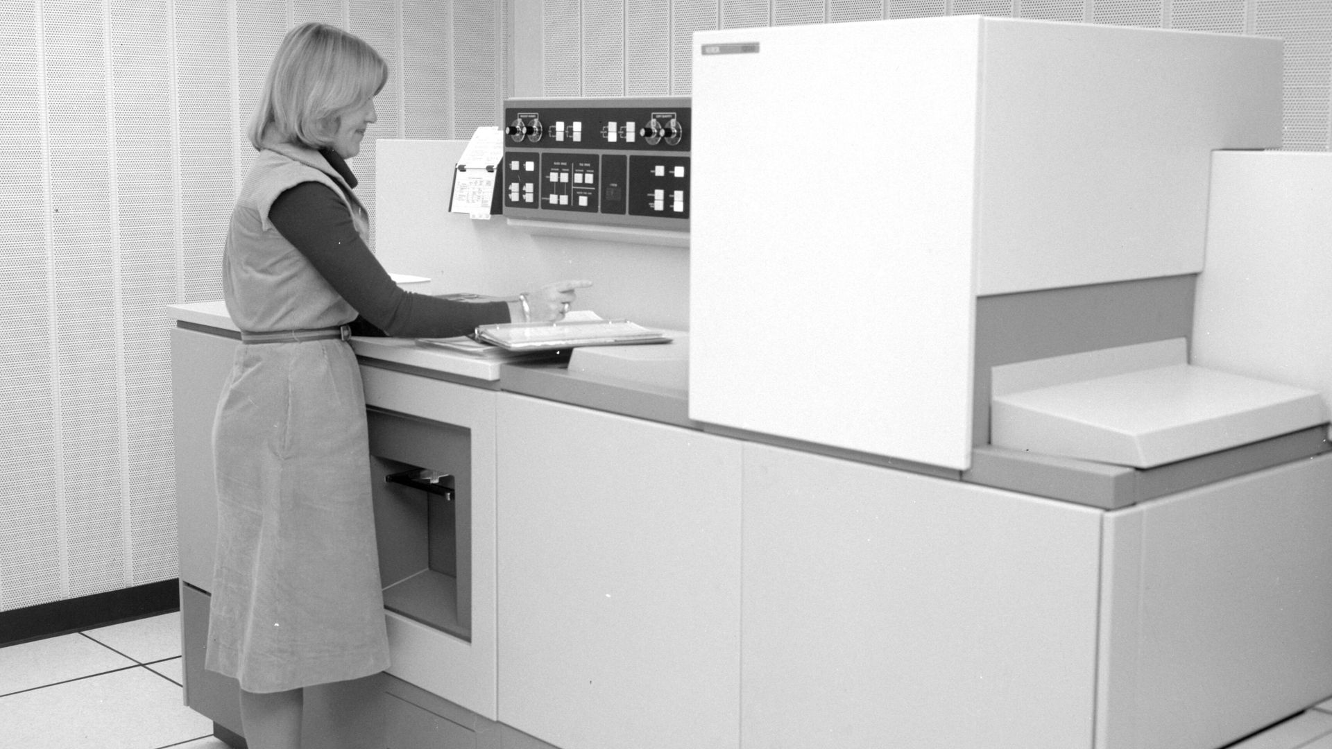 This is a photo of a Xerox 1200 Computer Printer