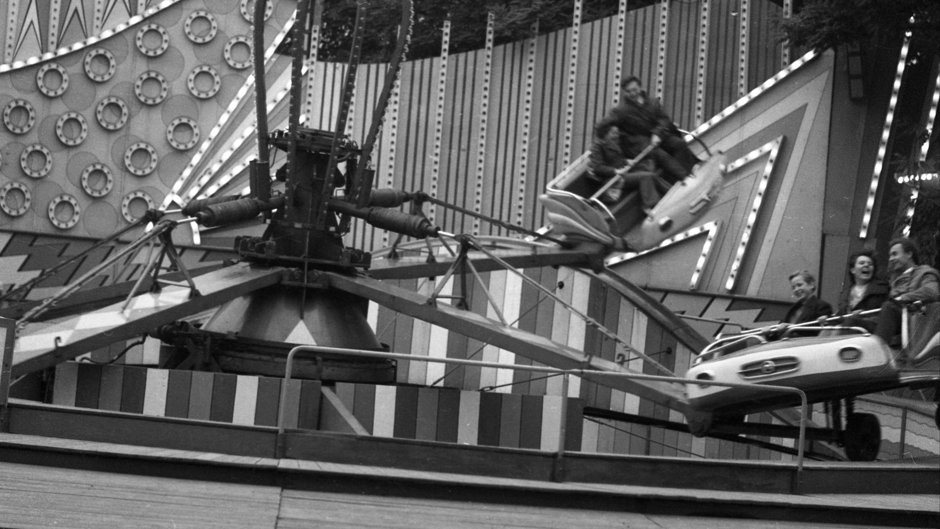 Location: Hungary, Budapest XIV.
Tags: Budapest, amusement park