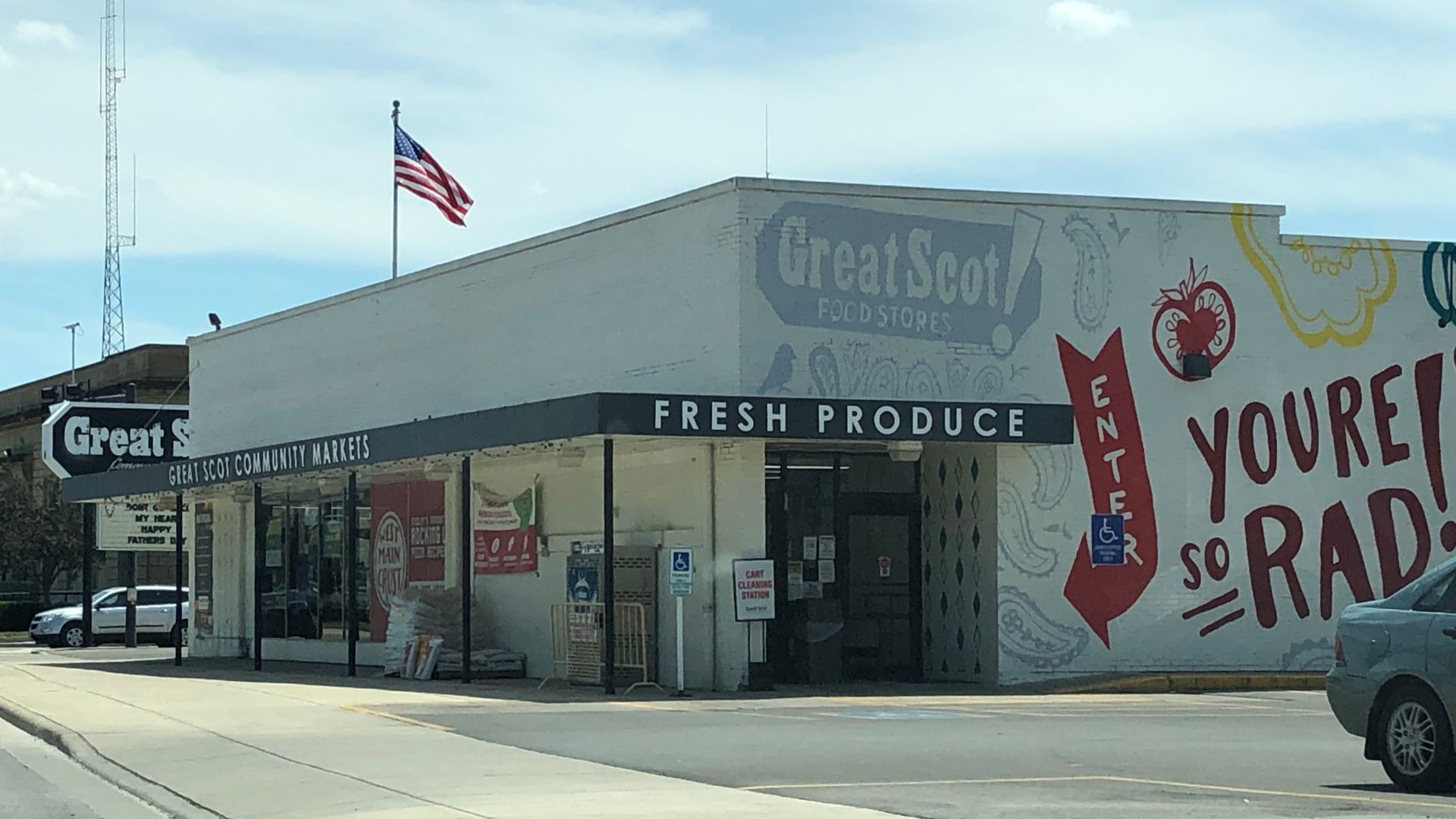 The Great Scott Grocery Store & Rockin U pizza in Downtown Findlay, Ohio