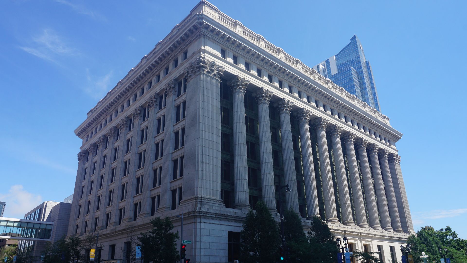 The Northwestern Mutual Life Insurance Company Headquarters in Milwaukee, Wisconsin (United States).