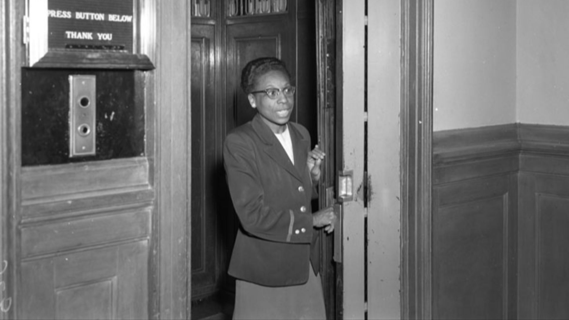 Title: Mosque elevator operator
Creator:  Adolph B. Rice Studio
Date: March 26, 1958
Identifier: Rice Collection 1824C
Format:  1 negative, safety film, 4 x 5 in.
Rights Info:   No known restrictions on publication.

Repository:   Library of Virginia, Pri