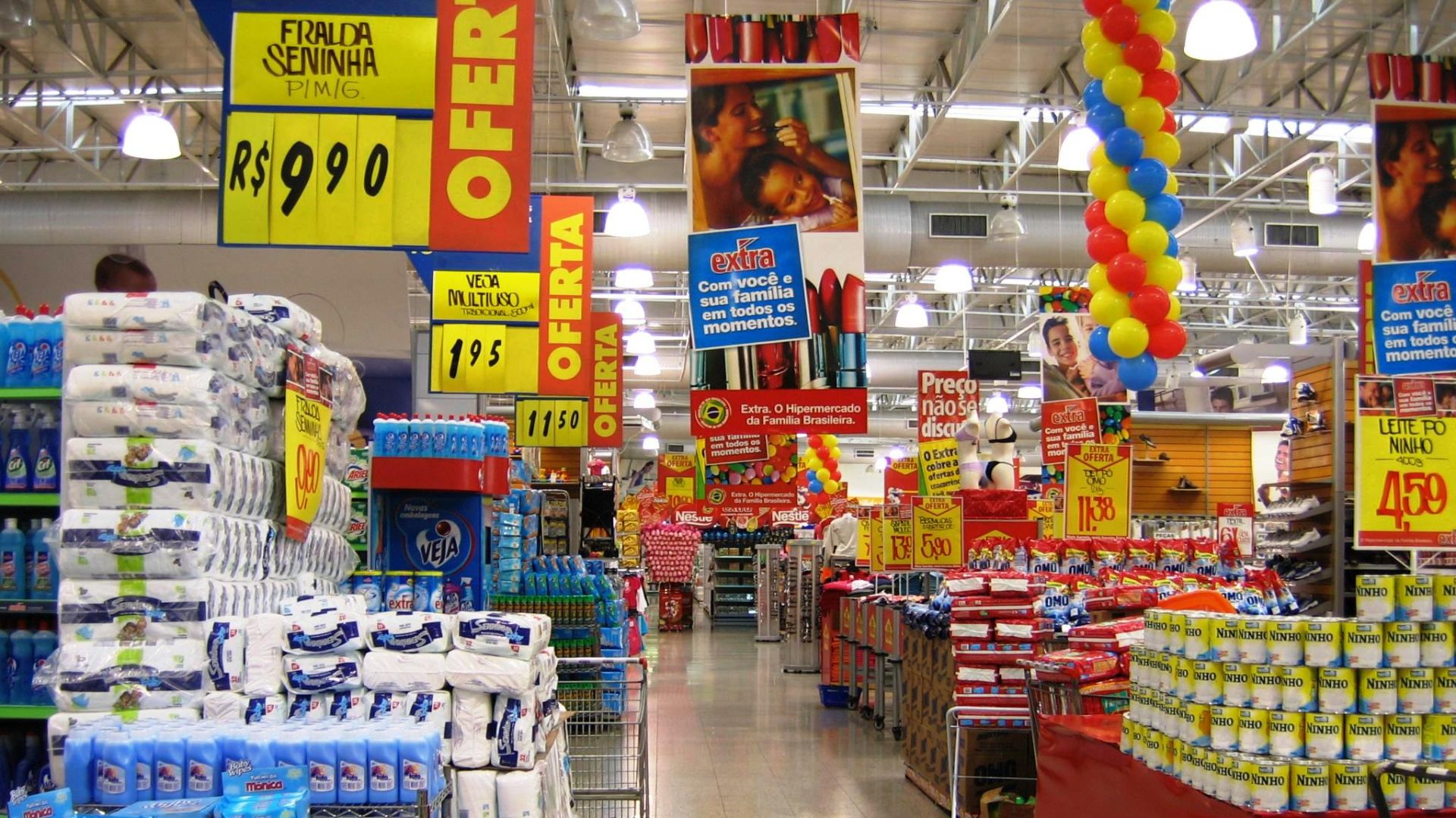Interior de um supermercado
