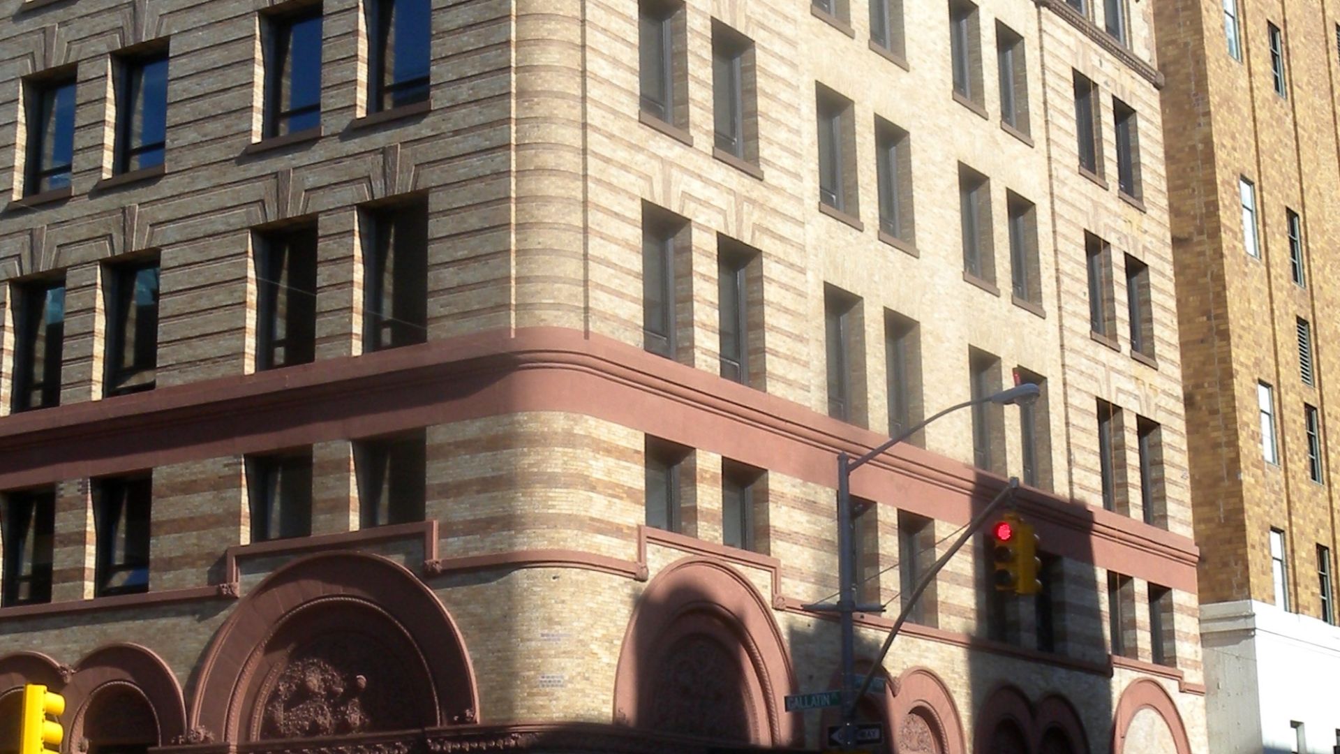 Looking east across Livingston and Gallatin at former annex of Abraham and Straus store, later Macy's, Brownstoner 2010 converted in 2011 to apartments.