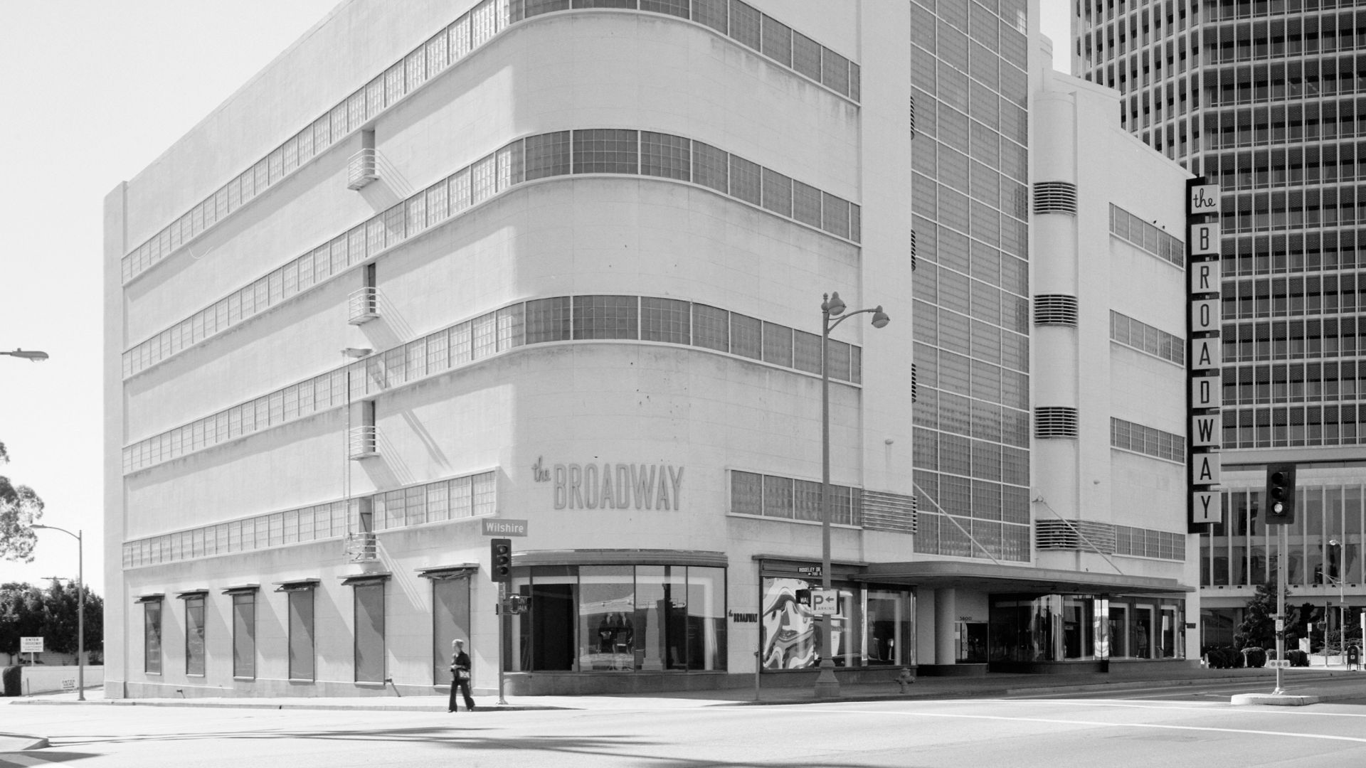 Southeast corner of Hauser Boulevard and Wilshire Boulevard in the Miracle Mile district of  Los Angeles.
With the former Coulter's department store on corner.  Coulter's was a venerable department store in downtown Los Angeles that eventually moved out t