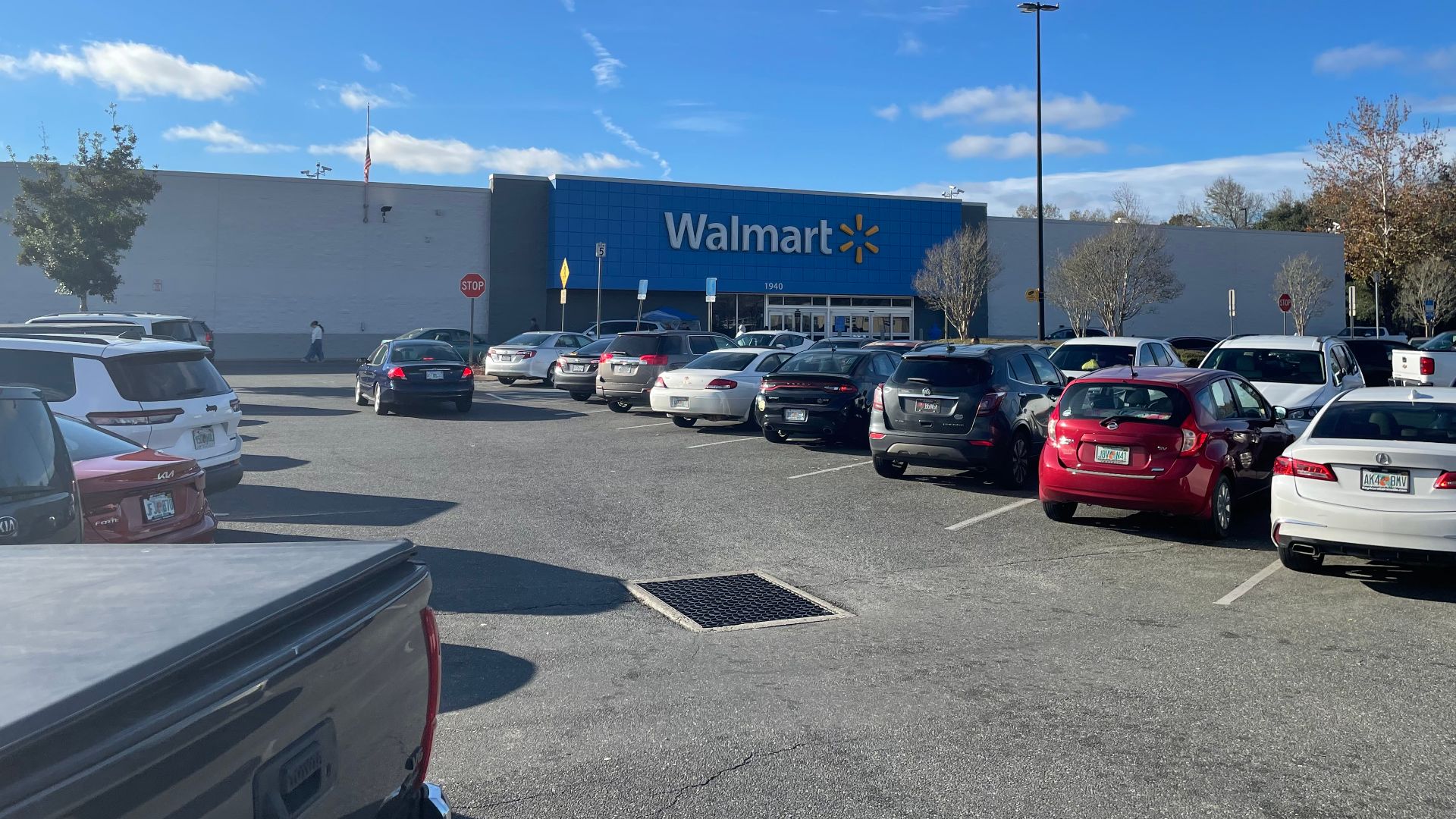 This is a smaller Walmart Supercenter with only one entrance, located in Quincy, Gadsden County, FL