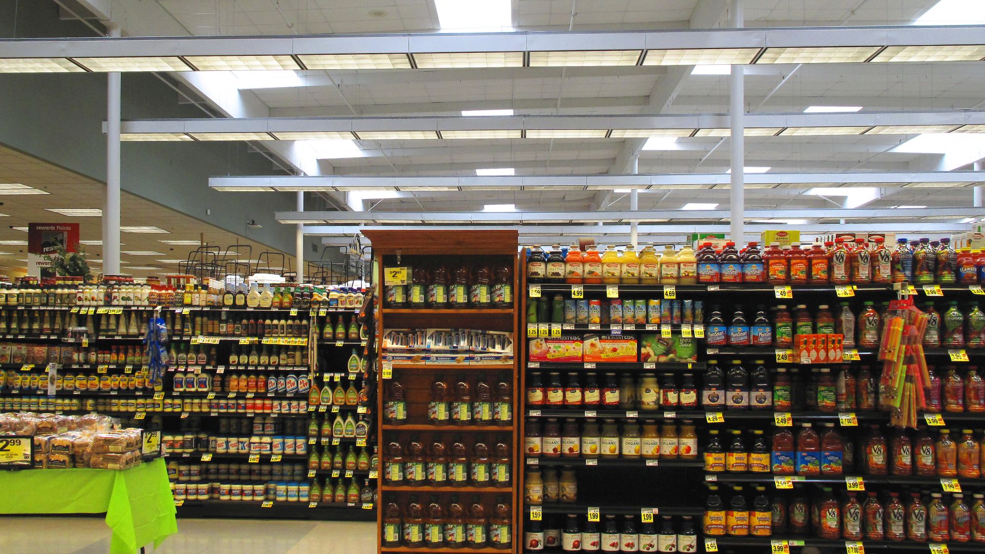 Shelves of packaged food inside a en:Ralphs grocery store in Los Angeles.