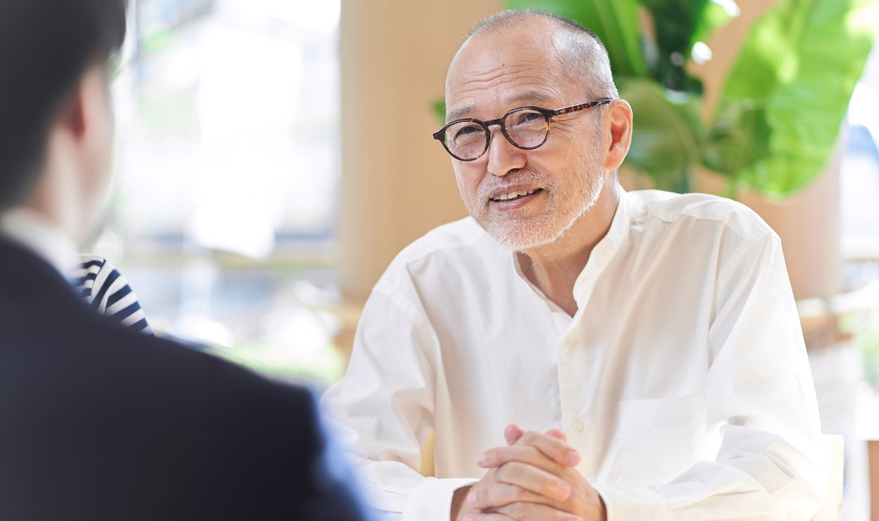 Elderly people who consult with the professionals about inheritance