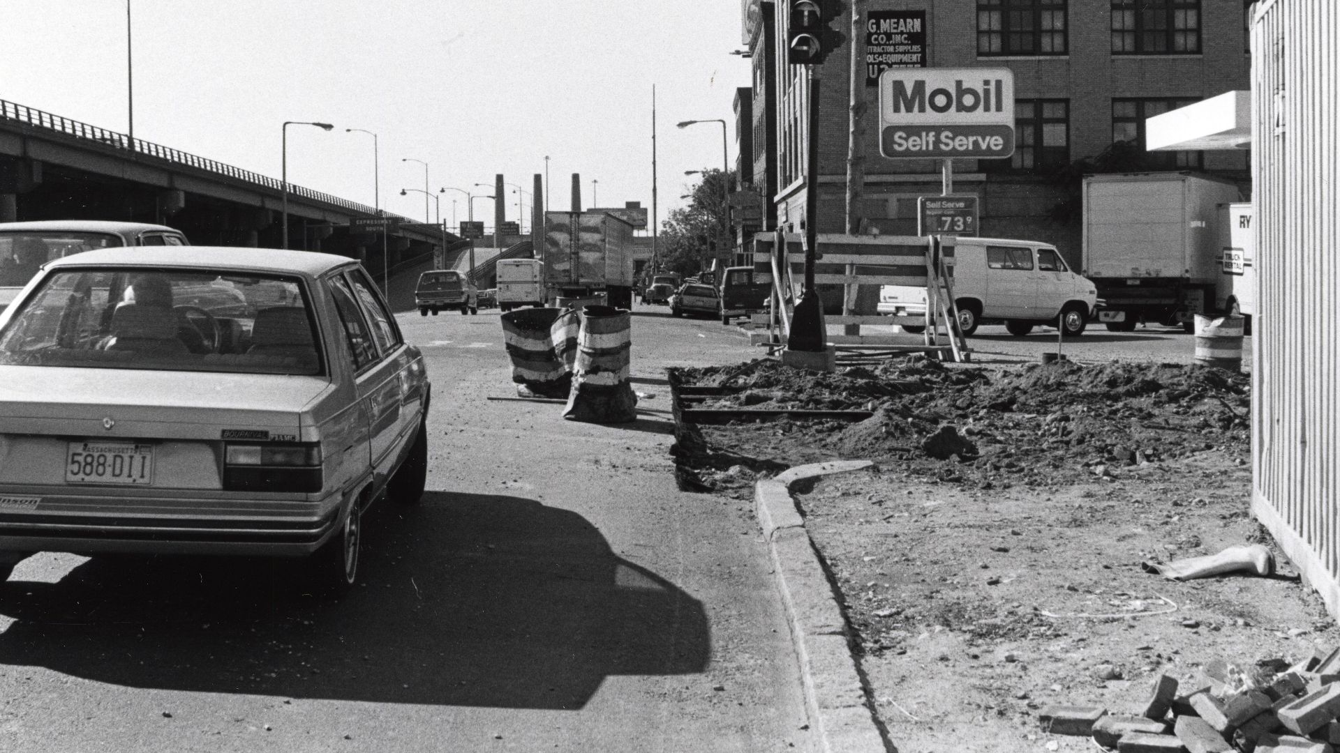 Title: Albany Street, Boston
Creator: Mayor's Office - City Photographer
Date: circa 1984-1986
Source: Mayor Raymond L. Flynn records, Collection #0246.001
File name: RF_0263
Rights: Copyright City of Boston

Citation: Mayor Raymond L. Flynn records, Coll