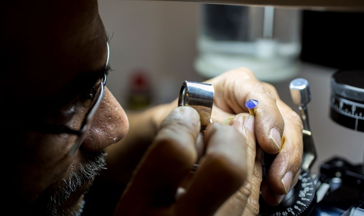 Look Closely At Jewelry And Watches