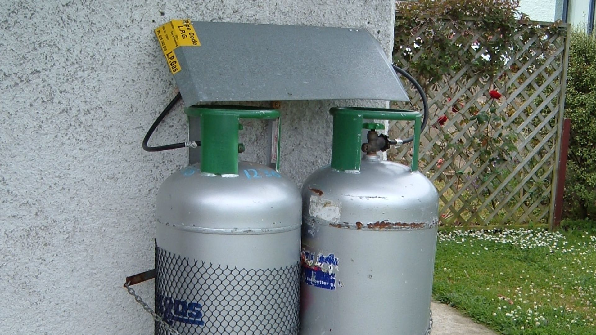 Two 45 kg LPG (Liquified petroleum gas) cylinders in New Zealand. Other than this type cylinder there are auto lpg cylinders many different sizes and volumes.