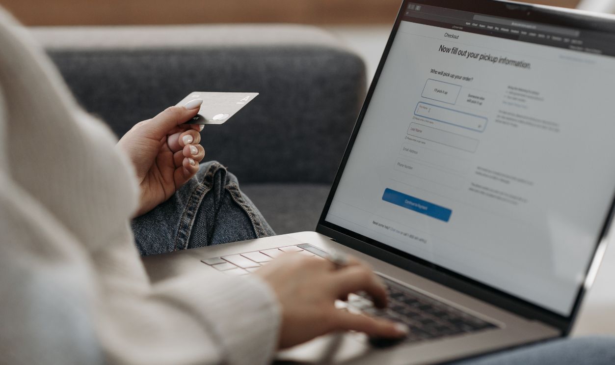 Gift Card Purchases Usually Stay Gift Card Money
