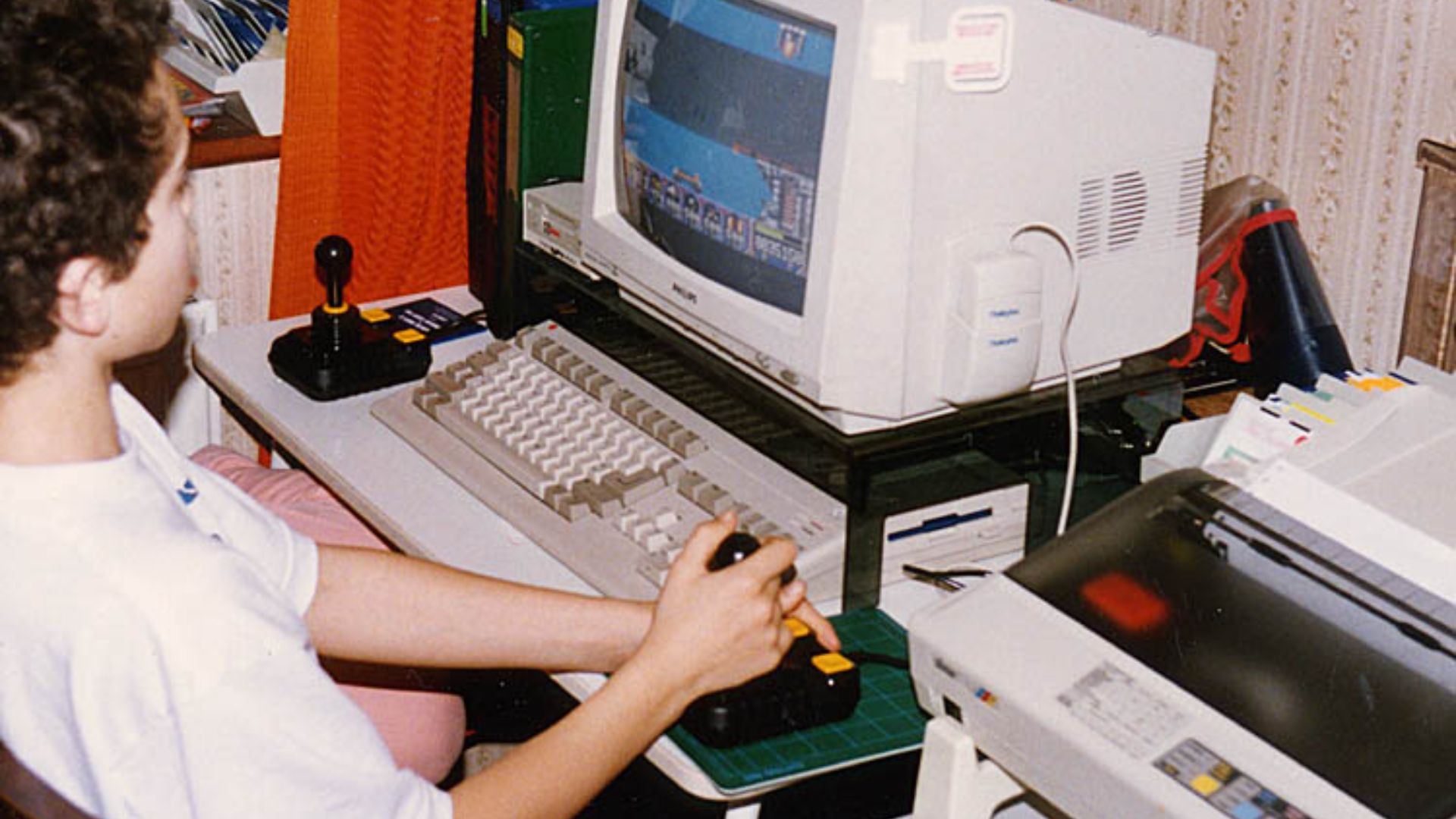 From its launch in 1987, marketed as a games machine, the Amiga A500 was an amazing success for Commodore International, reviving the ailing sales of its hardware.
It was equipped with a 7.14MHz Motorola 68000 processor.
At the time, it was the only domes