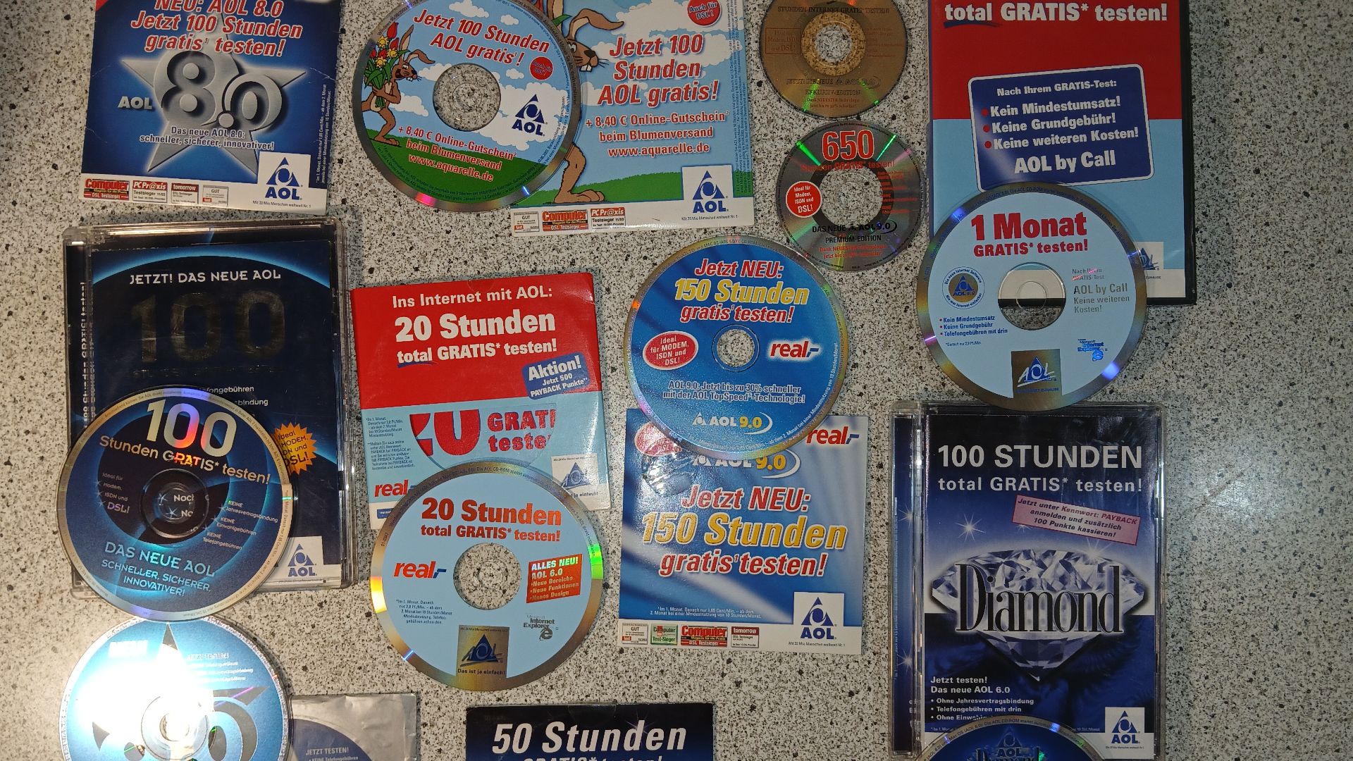 Eine Auswahl AOL-CDs aus Deutschland aus den Jahren 2001 bis 2005 (Versionen 6.0 bis 9.0)
