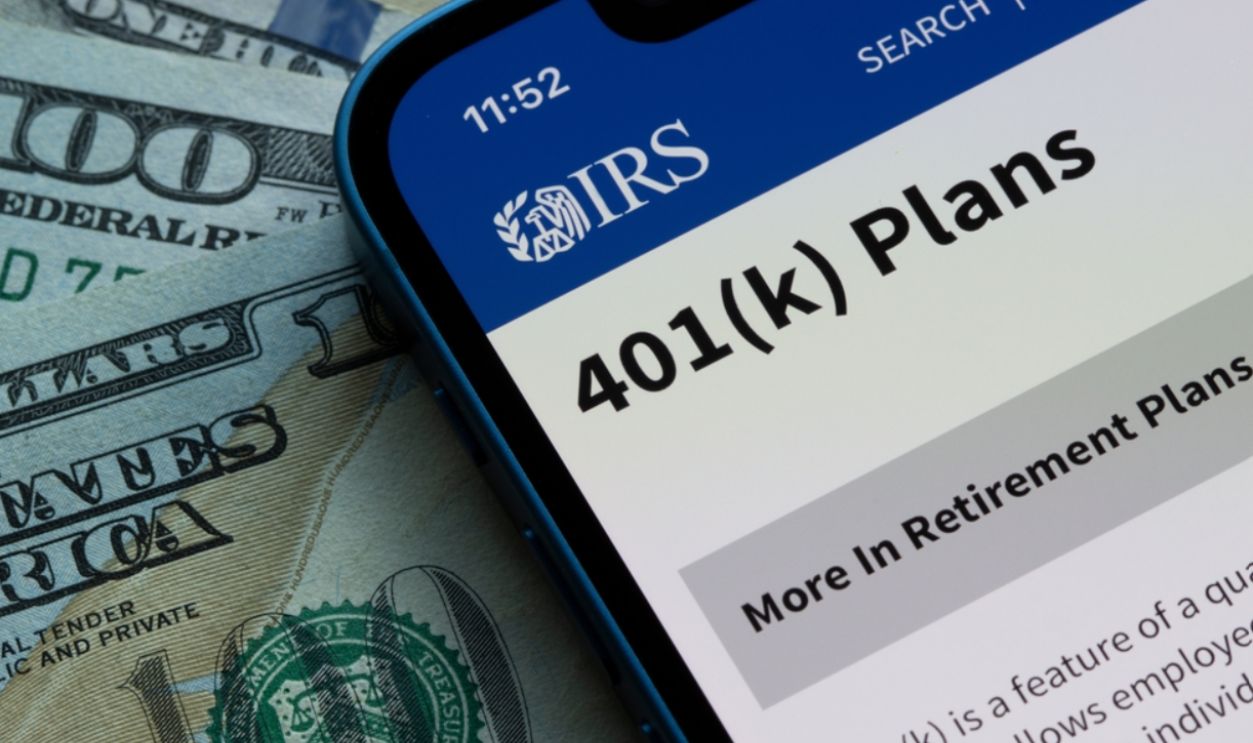 Portland, OR, USA - Dec 3, 2021: The 401(K) Plans page on the IRS website is seen on an iPhone. 401(k) plans are employer-sponsored defined-contribution pension accounts. 