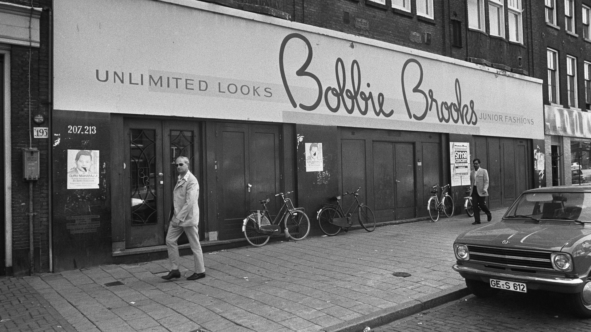 Collectie / Archief : Fotocollectie Anefo
Reportage / Serie : [ onbekend ]
Beschrijving : Exterieur Bobbie Brooks , opdracht WIK
Datum : 16 augustus 1973
Trefwoorden : exterieur, gebouwen
Fotograaf : Punt, […] / Anefo
Auteursrechthebbende : Nationaal Arch