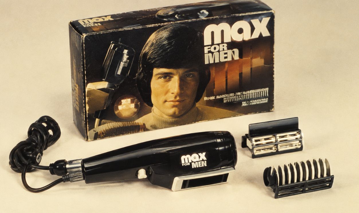 Screenshot from Max For Men Hair Dryer And Styler (1972)